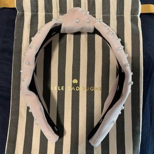 Lele Sadoughi Slim pearl blush velvet headband